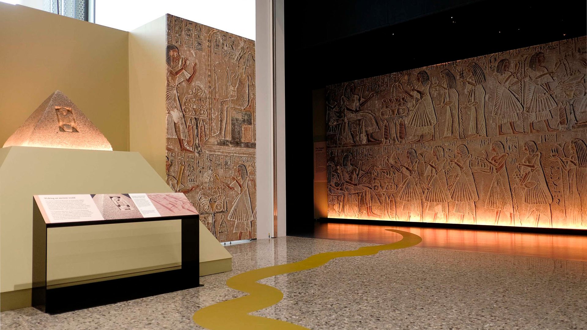 Paredes relieve museo 1